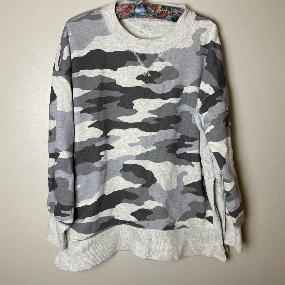 Aerie Grey Camo Oversized Sweatshirt Size Small